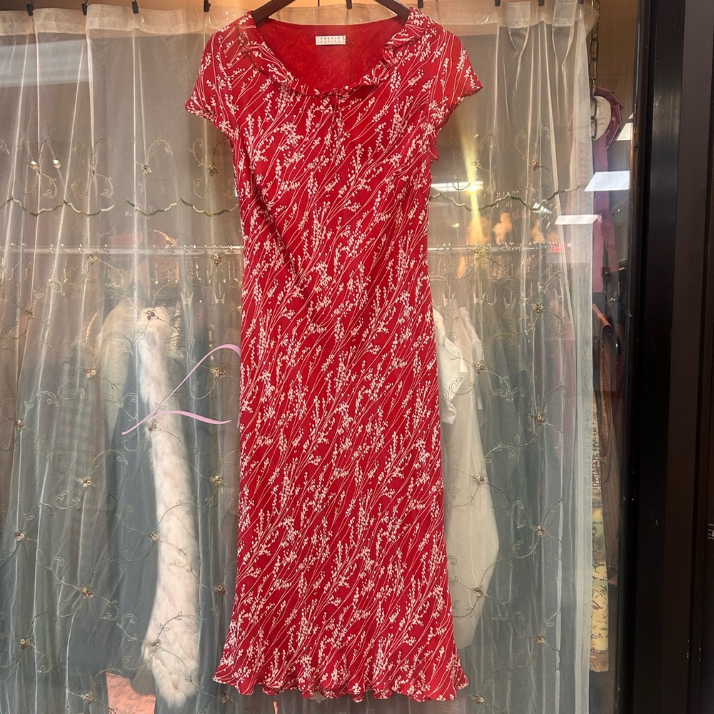 vintage red silk floral print midi dress ruffle neckline short sleeve